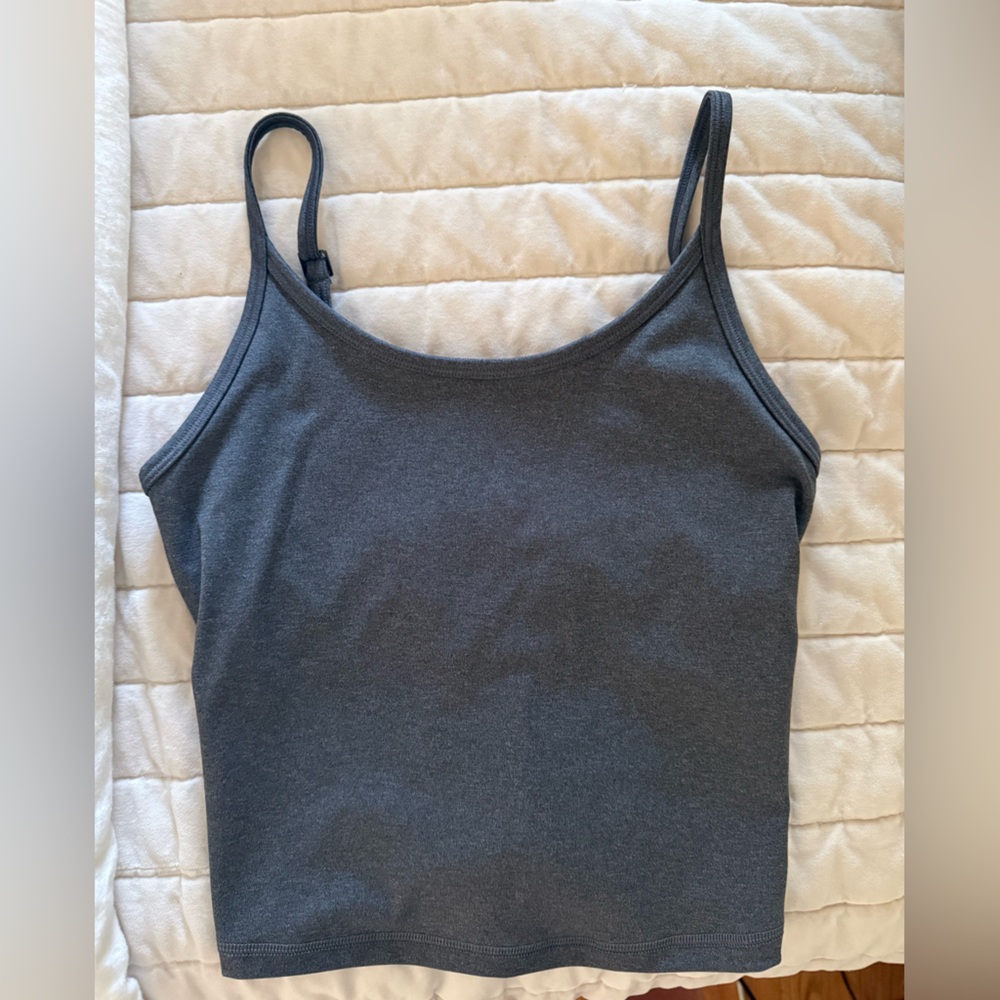 Everlane Women’s Perform Crop Tank